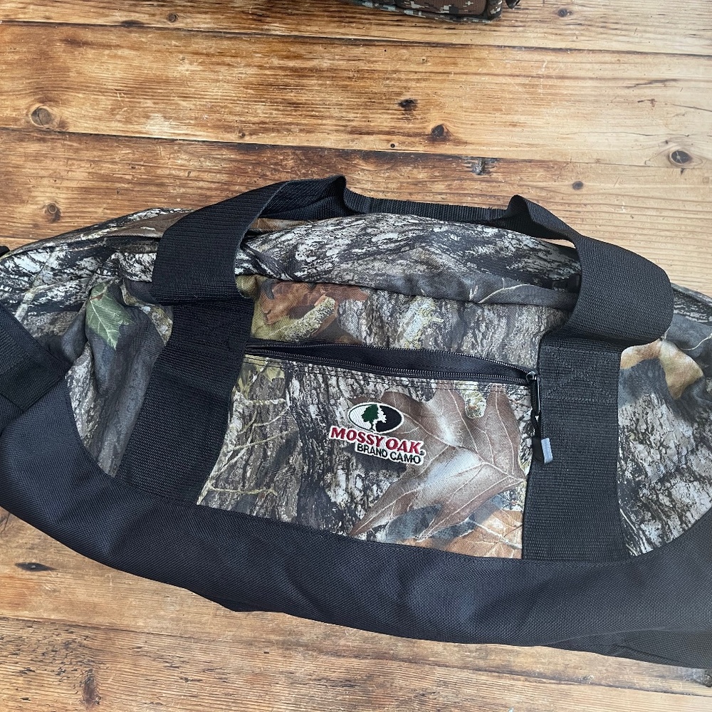 Mossy Oak Brand Camo Bag/like new